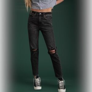 American Eagle AE77 Premium Mom Jeans in Distressed Black size 8